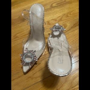 Cape Robbin rose gold sunflower heel closed pointy toe.